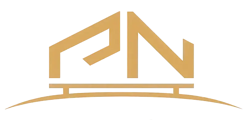 Zlaté logo Peak Nest na bílém pozadí